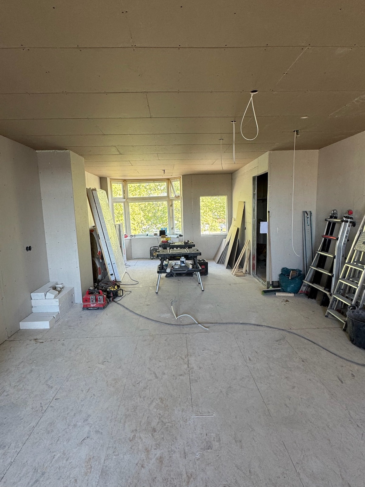 Woning na de verbouwing door Woonklasse, opnieuw opgebouwd en strak afgewerkt
